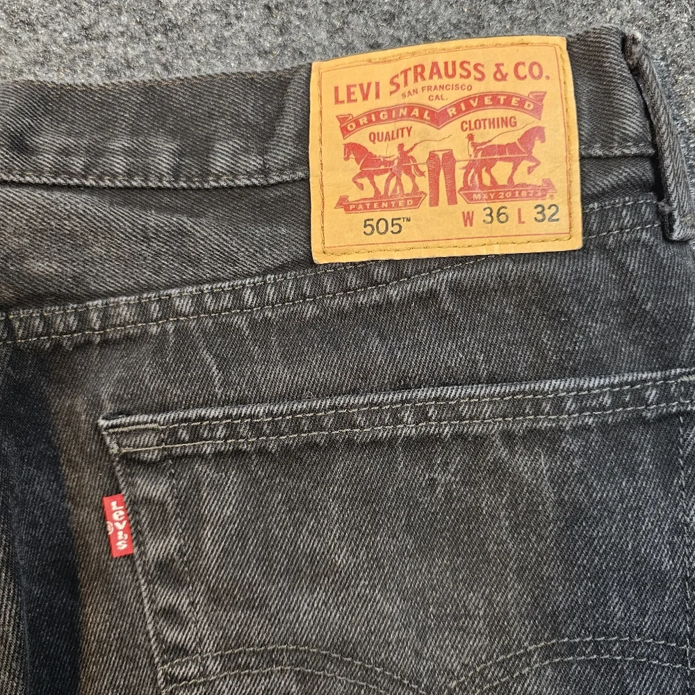 Levis 505 Jeans Mens 36x32 Black Gray Wash Straight‎ Leg Denim Faded